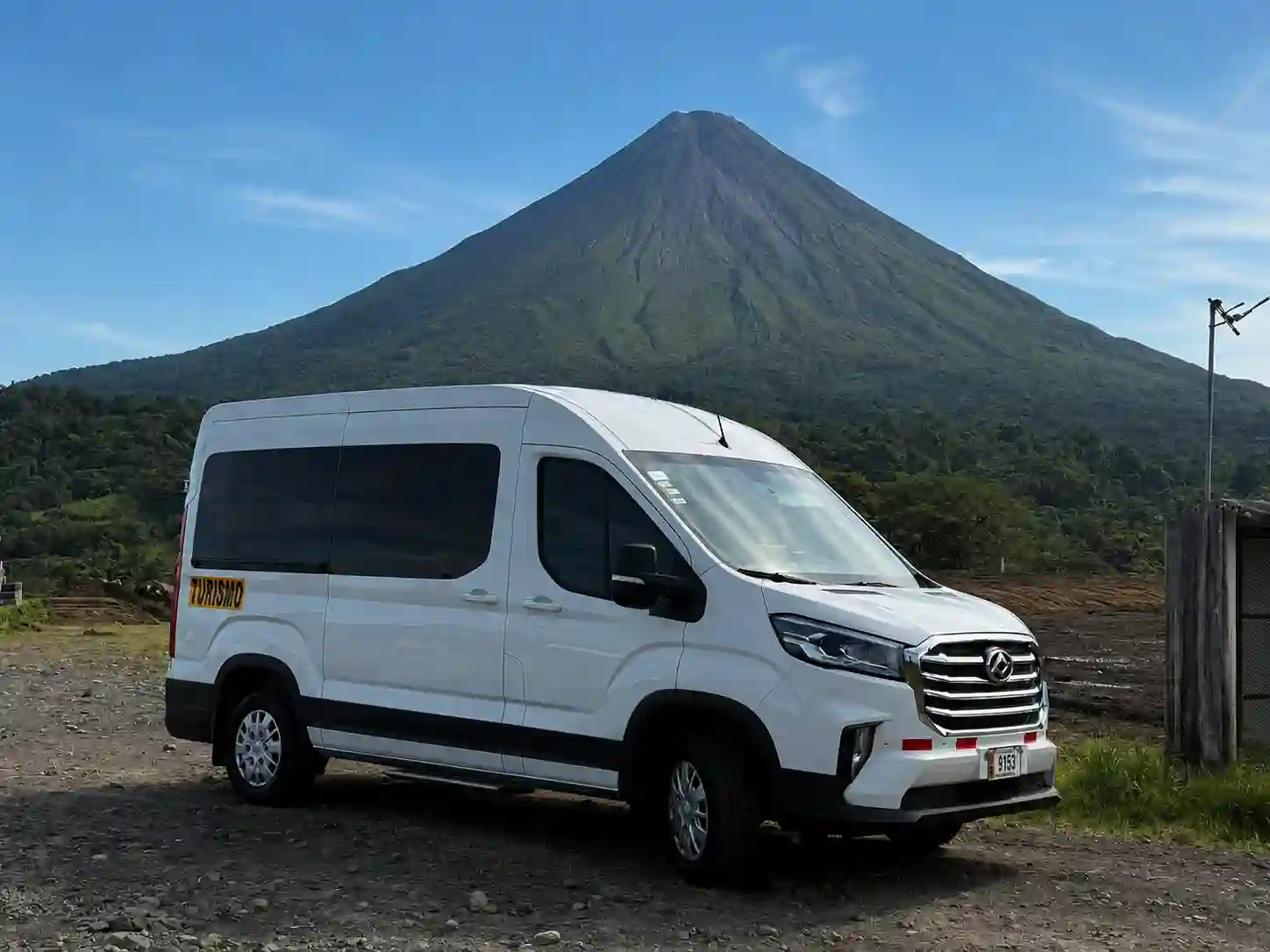 Private vs Shared Shuttle in Costa Rica: Which Should You Book?